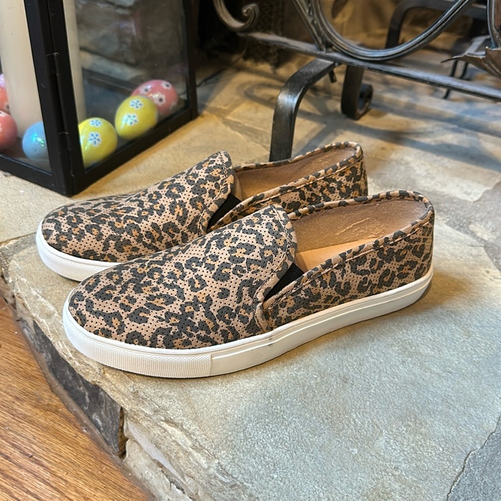 NWOT Funky Monkey Cheetah Print Slip on Shoes Size 10